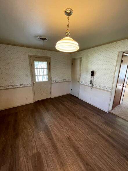 Building Photo - 5609 Irwin Rd