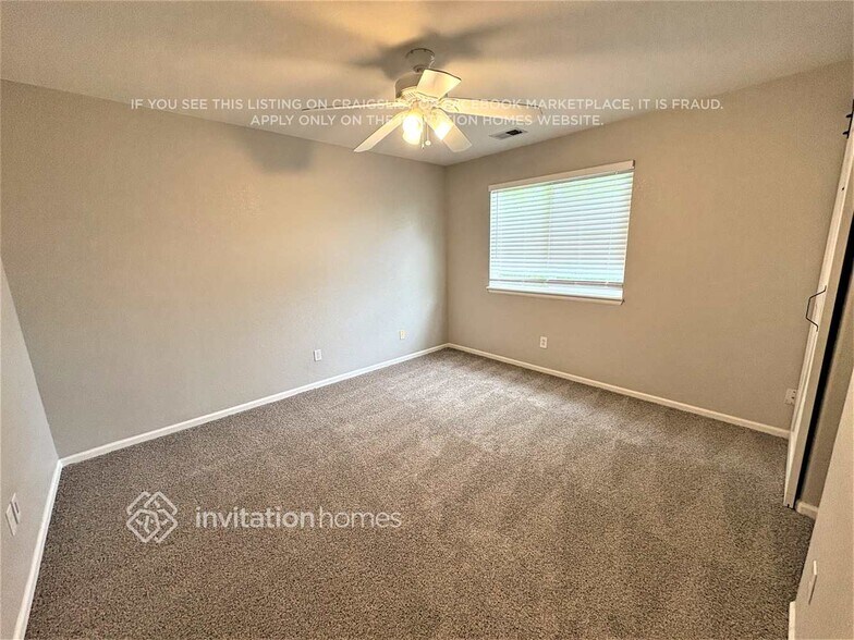 Building Photo - 3817 S Kirk Ct