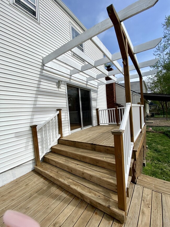 Building Photo - 9136 Switzer St