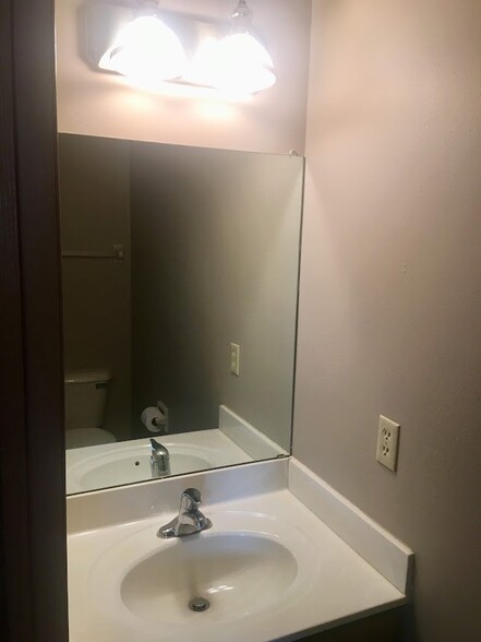 Powder Room - W194S8390 Summeridge Ct