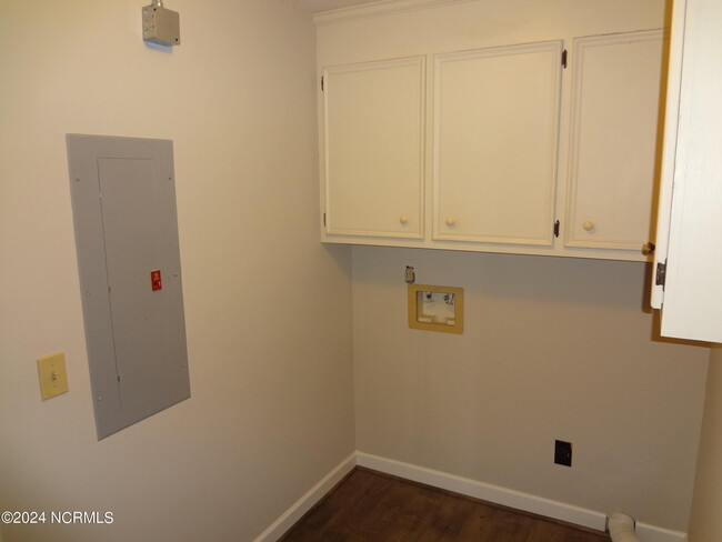 Building Photo - 107 Gates Dr