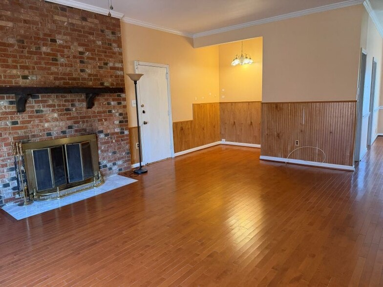 Building Photo - 7818 Attleboro Dr