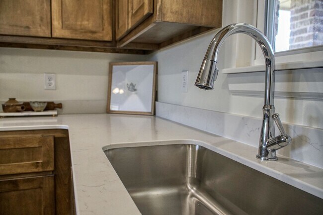 Building Photo - Brand New Home in Washington!