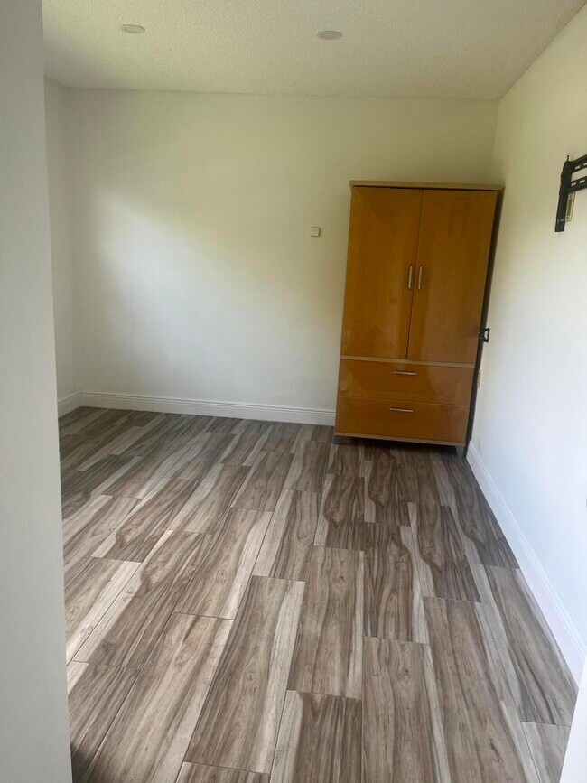 Building Photo - 2614 Nassau Bend