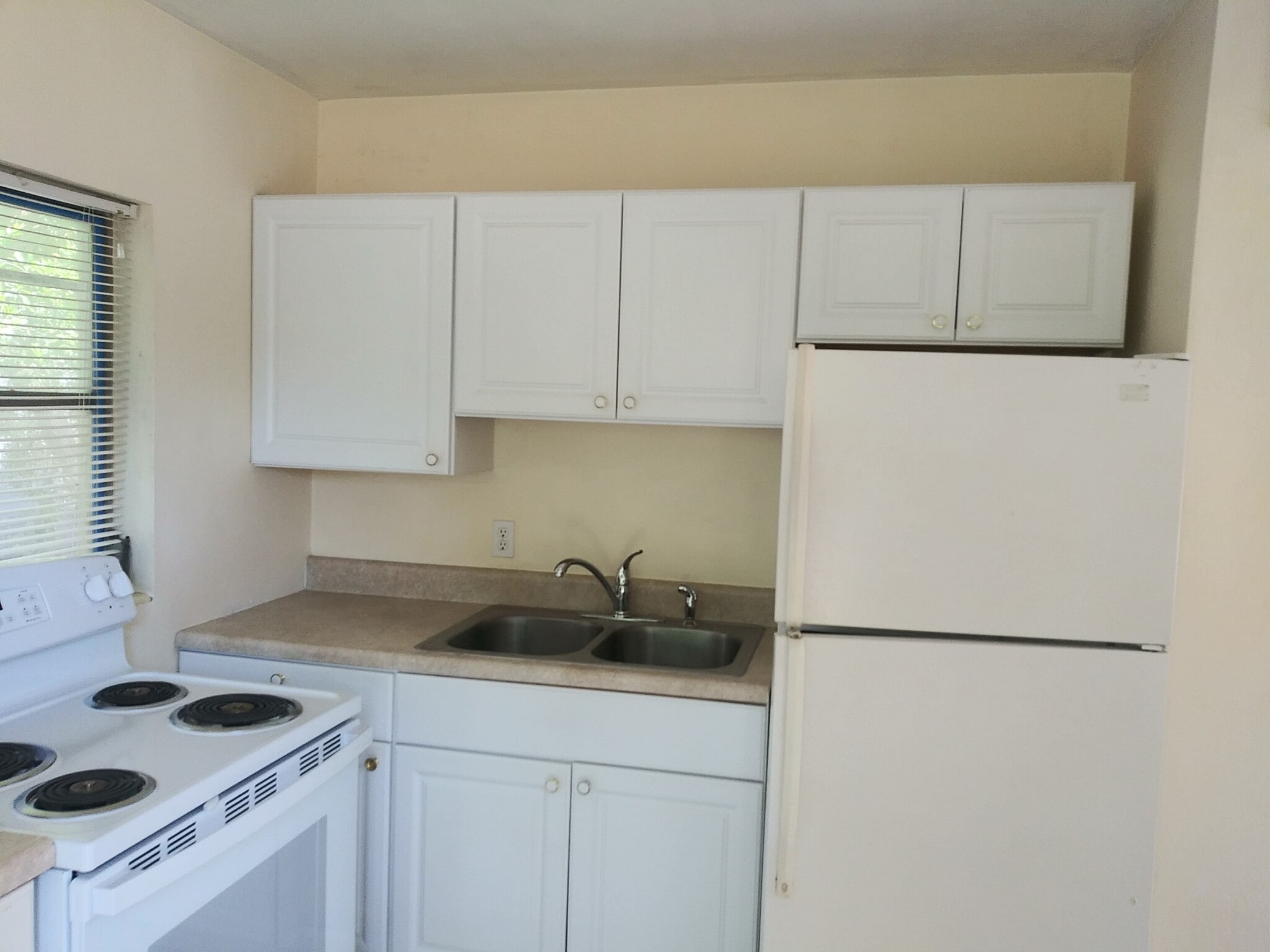 Building Photo - 605 S Summerlin Ave