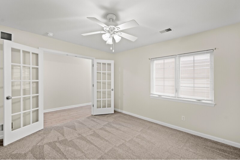 Building Photo - 75 Nicholas Dr