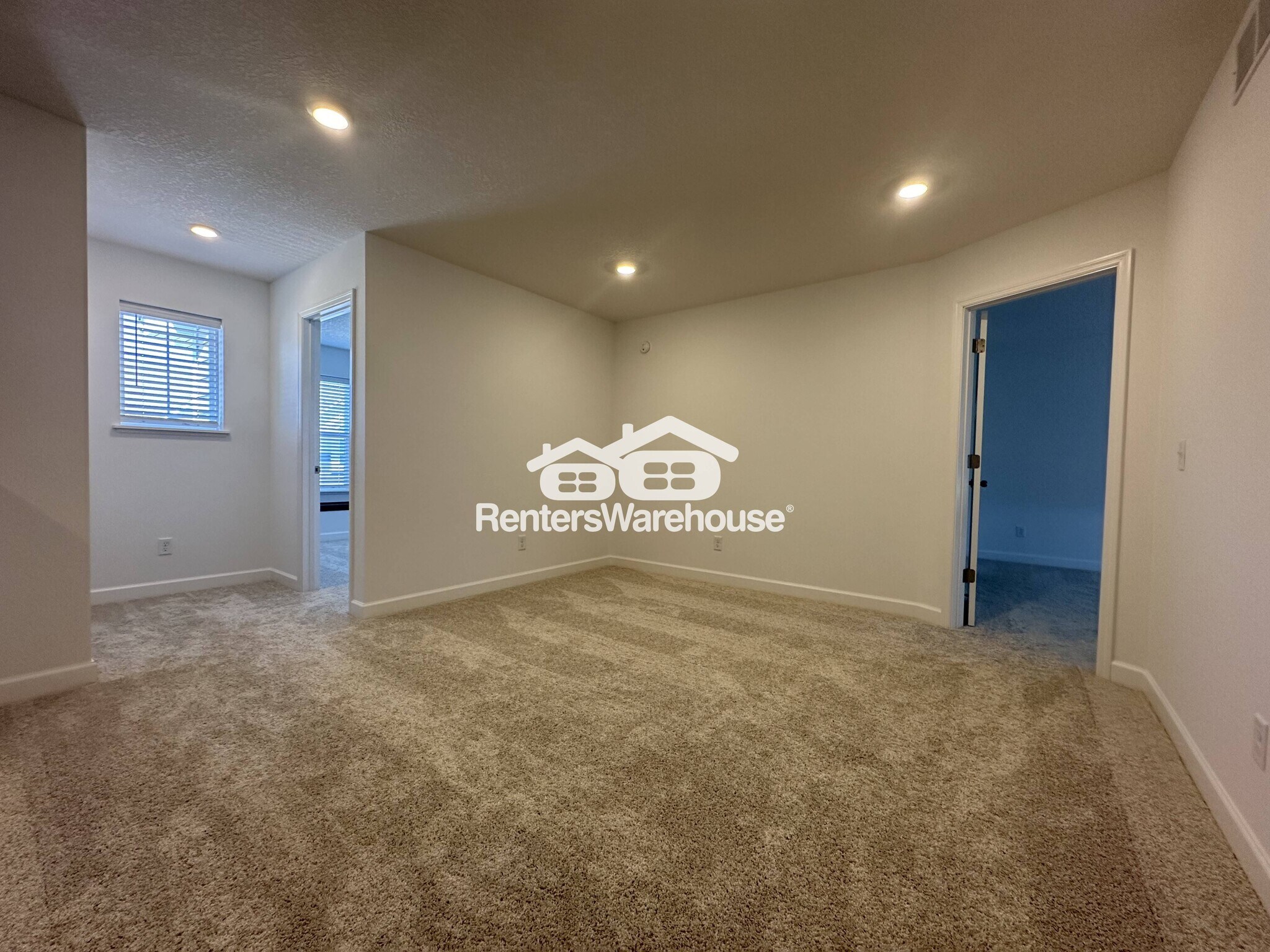 Building Photo - 1065 Jubert Dr