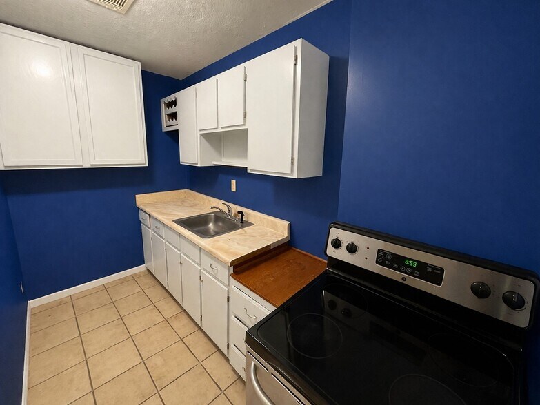 Building Photo - 6427 Woodstone Ter