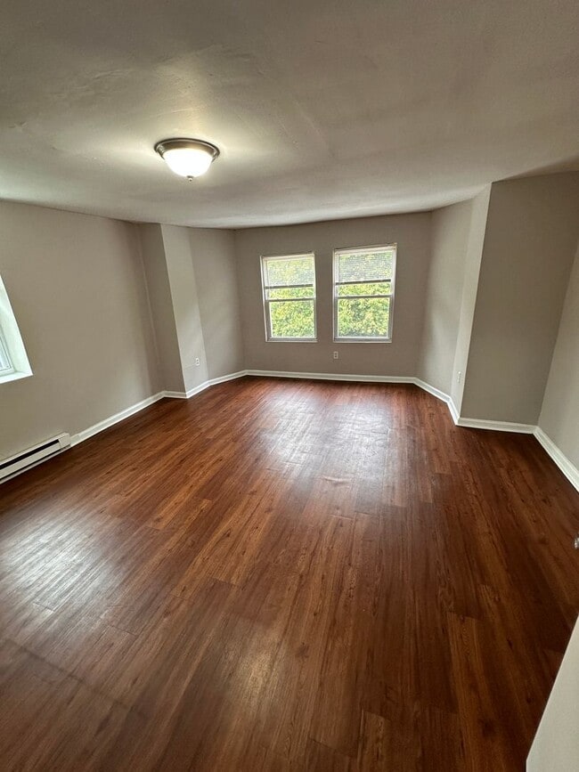 Building Photo - 101 N Gross St