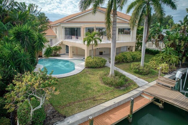 Building Photo - 131 Sands Pt Dr