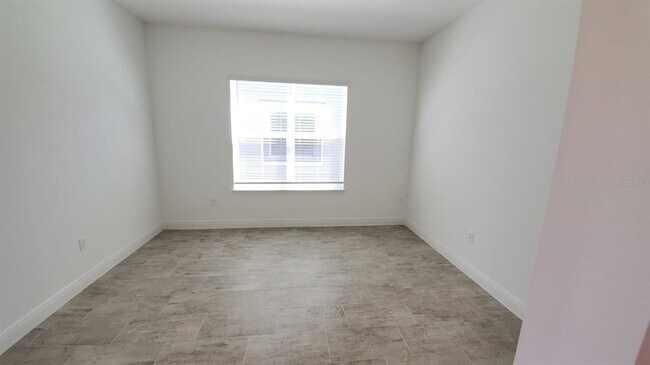 Building Photo - 9918 Summerlake Groves St