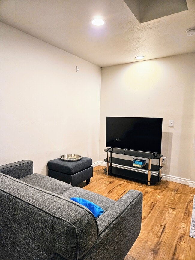 Building Photo - 10309 Stone Ave N