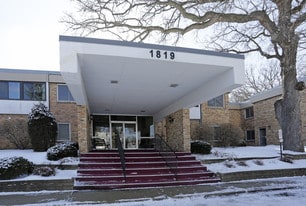 Building Photo - Woodland Apartments