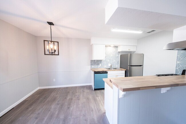 Building Photo - 4900 Hawk Cove