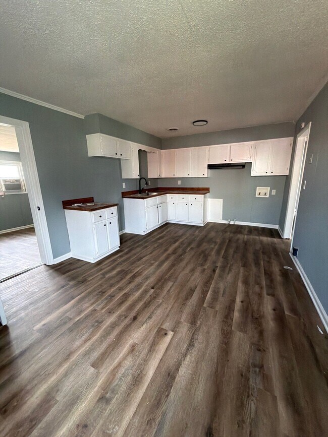 Building Photo - 150 Tisdale St