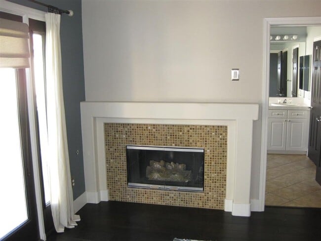 Building Photo - Beautiful and Highly Upgraded Seven Hills Home with Upgraded Pool