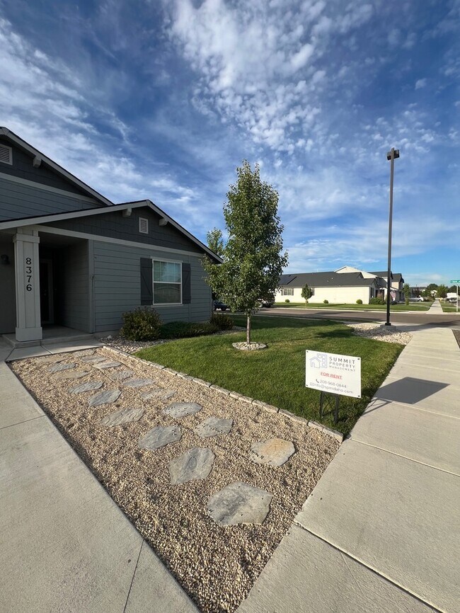 Building Photo - 3 Bed 2 Bath Nampa!