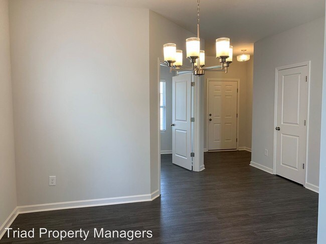 Building Photo - 3 br, 2.5 bath House - 106 Aden Place