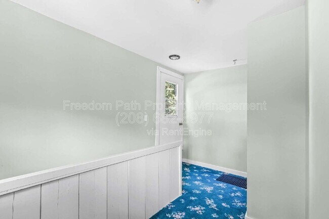 Building Photo - 17778 E Canary Creek Rd