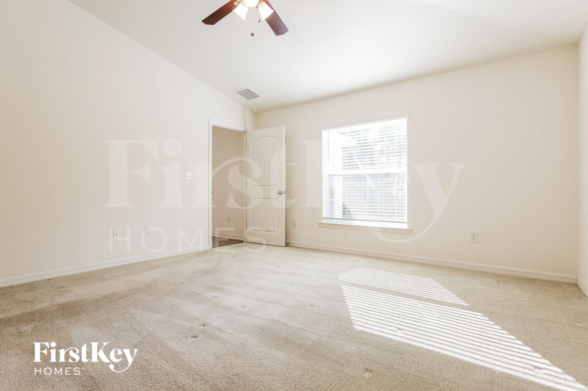 Building Photo - 3685 Parade Terrace