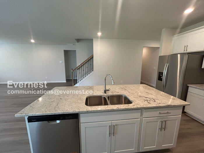 Building Photo - 3954 Brushy St