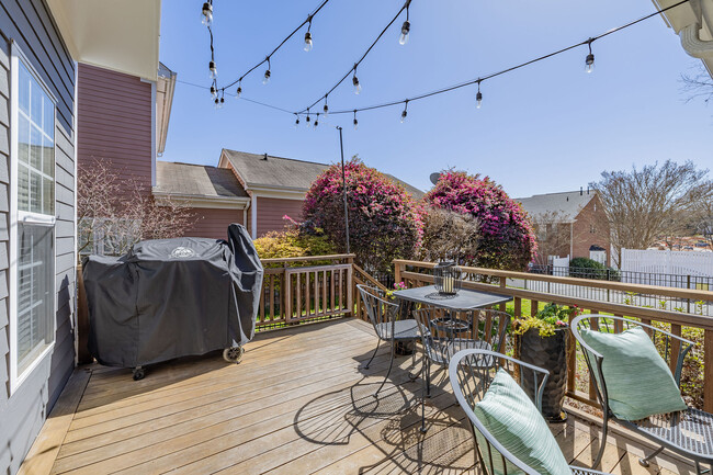 back deck with fully fenced yard - 14040 Alley Son