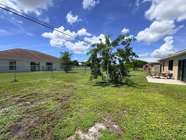 Building Photo - 826 Gleason Pkwy