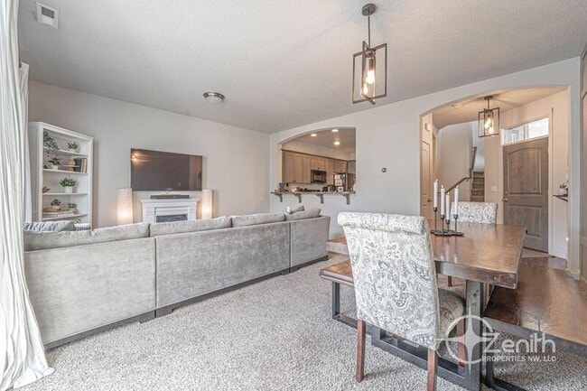 Building Photo - 5921 NE 48th St