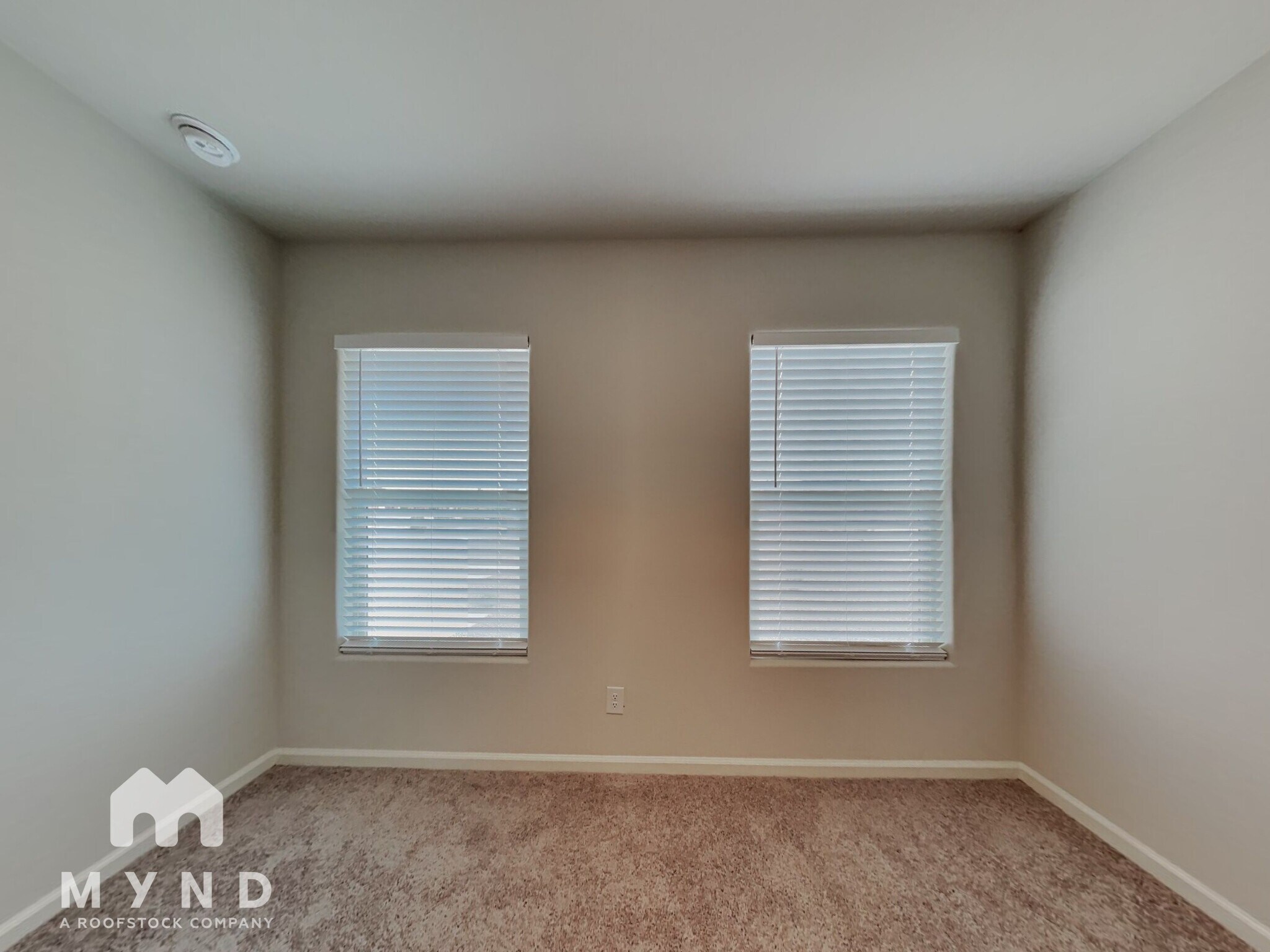 Building Photo - 10253 W Wenden Dr