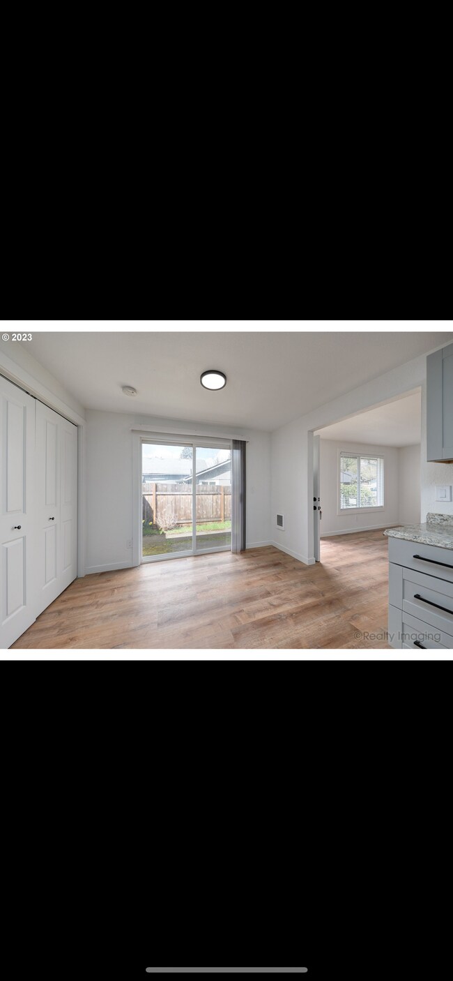 Building Photo - 3014 Drummond Ave