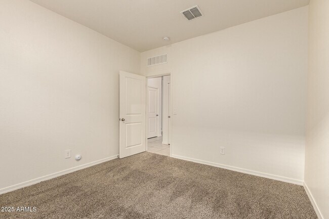 Building Photo - 9621 W Agora Ln