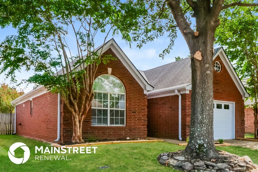 Building Photo - 8486 Clubview Dr