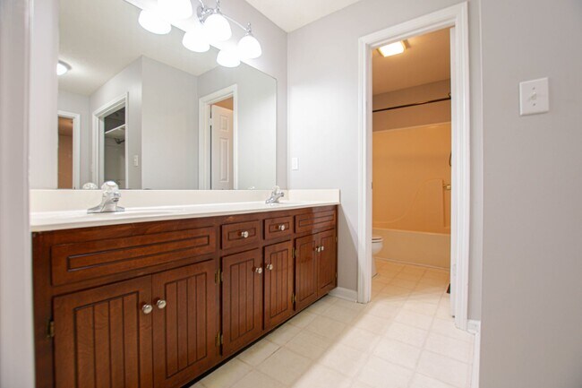 Building Photo - Pet Friendly Three Bedroom!
