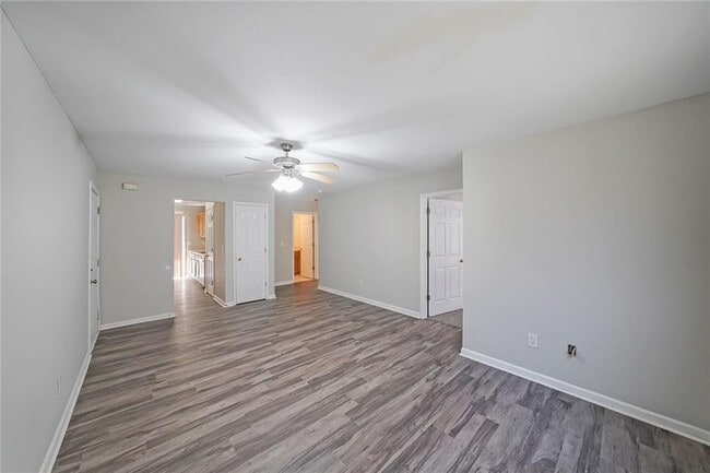 Building Photo - 703 Stonehaven Cir