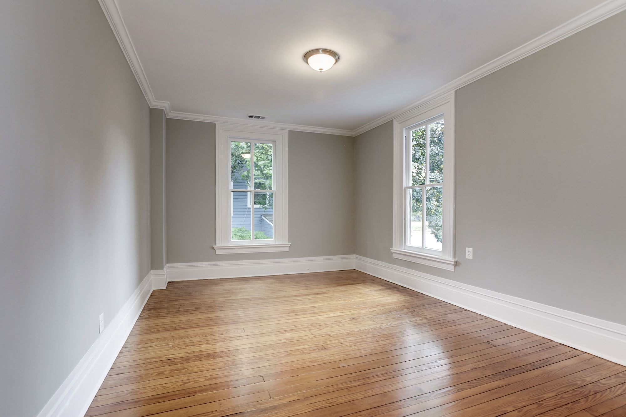Building Photo - 212 W Montgomery Ave