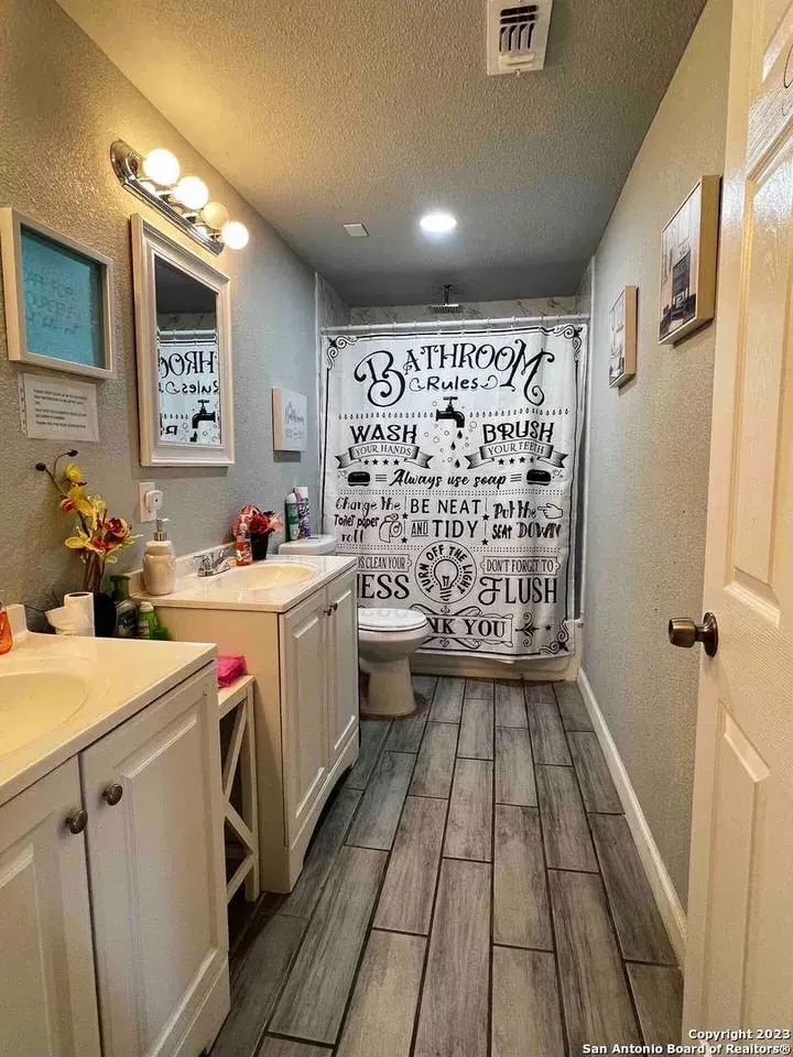 Building Photo - 115 San Salvador Ave