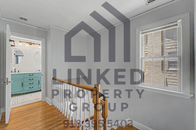 Building Photo - Beautiful Maple Ridge Home