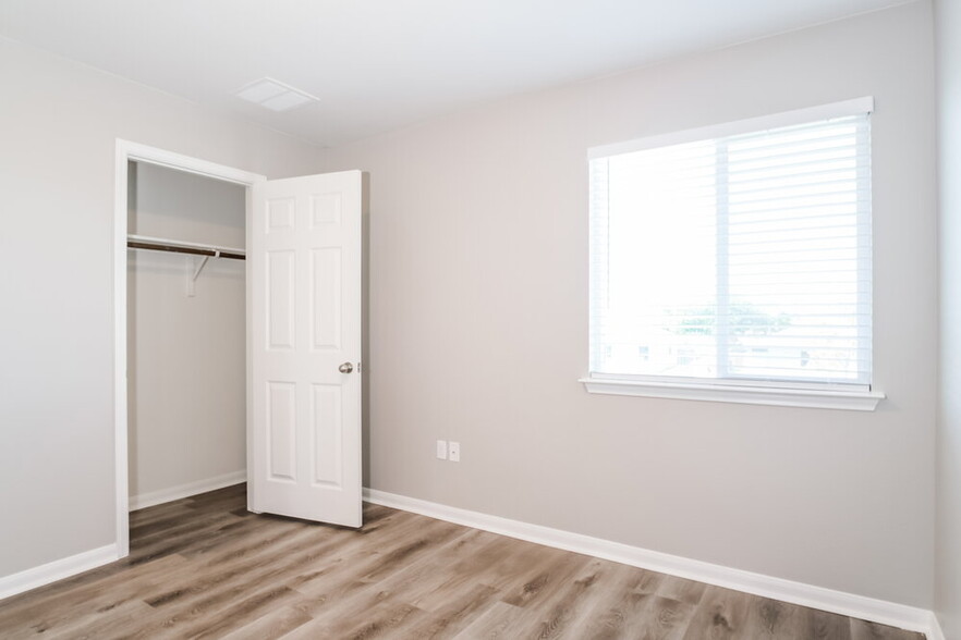 Building Photo - 388 Musgrav