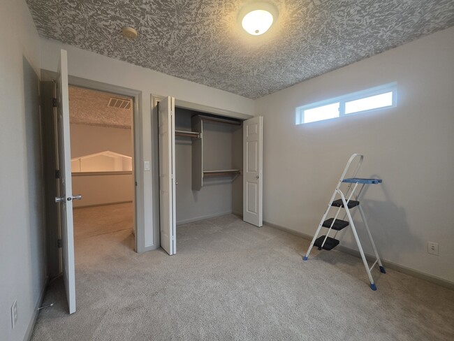 Building Photo - 4373 Hearth St NE