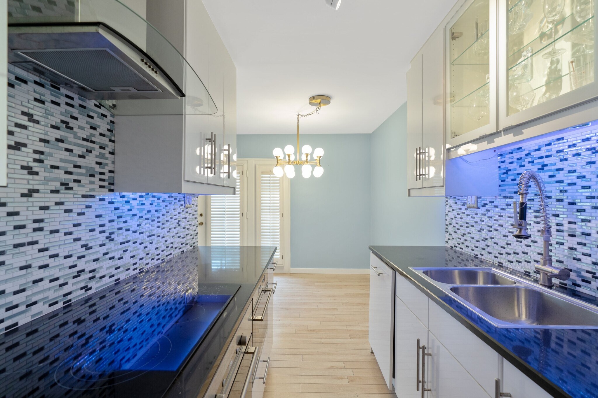 Building Photo - 639 Bay St