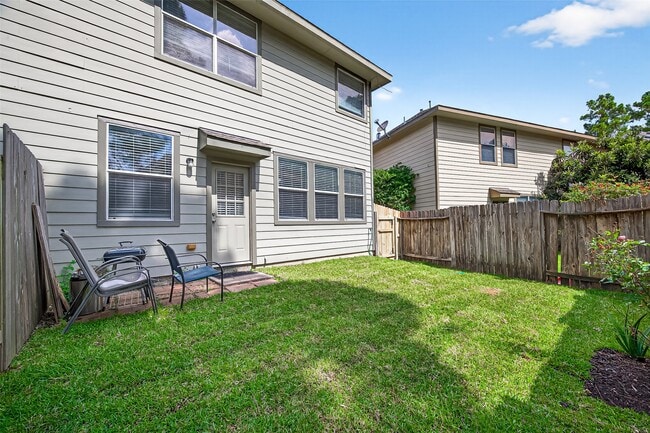 Building Photo - 110 N Burberry Park Cir