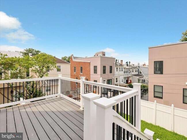 Building Photo - 4210 4th St NW