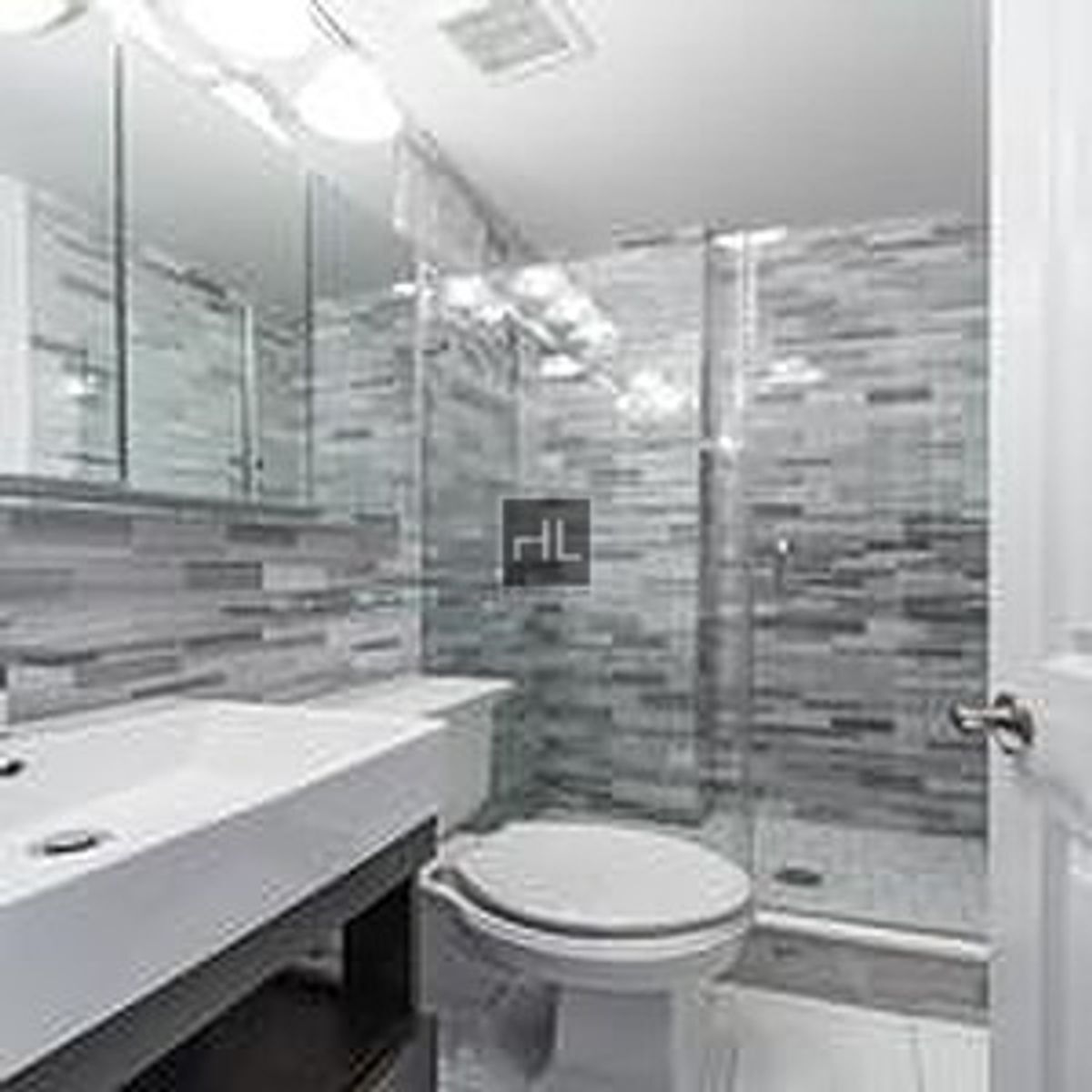 Building Photo - MOTT ST.