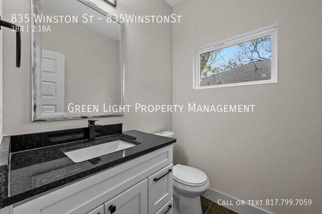 Building Photo - 835 Winston St
