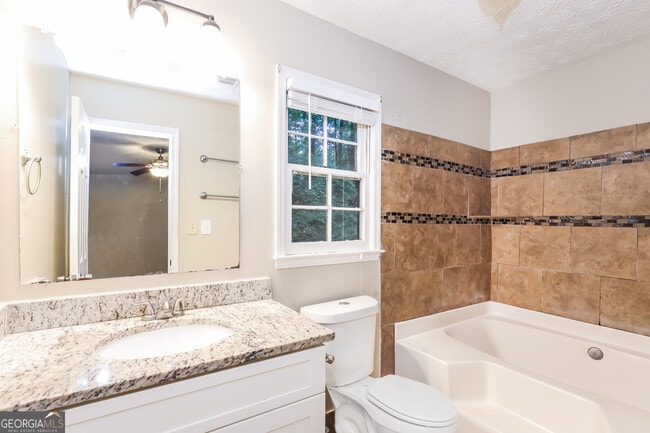 Building Photo - 145 Cowan Dr