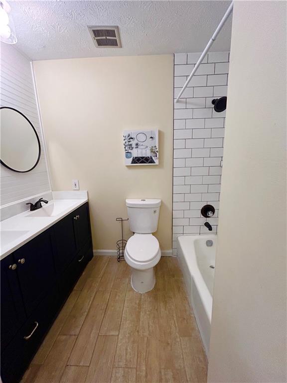 Building Photo - 1005 Eastview Rd NE