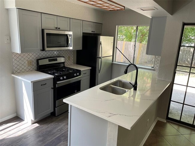 Building Photo - 5806 Emerald Forest Dr
