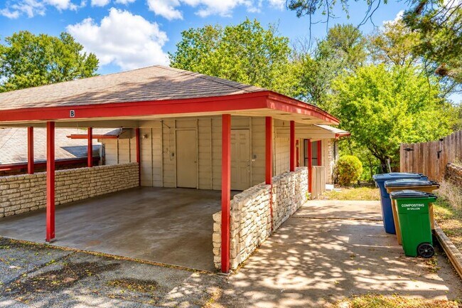 Building Photo - 2900 Northeast Dr
