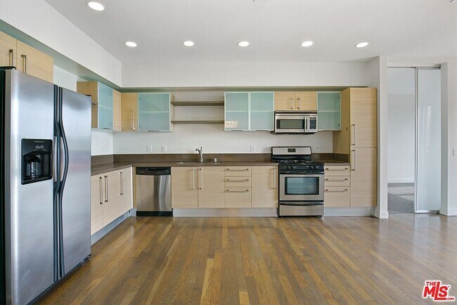 Building Photo - 1234 WILSHIRE Blvd