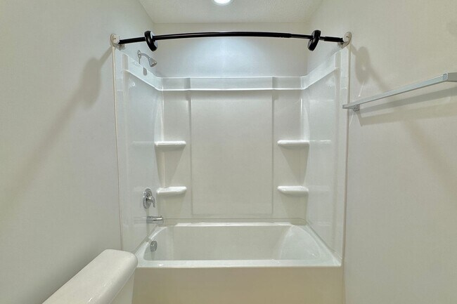 Building Photo - AVAILABLE NOW! (Pet Friendly)